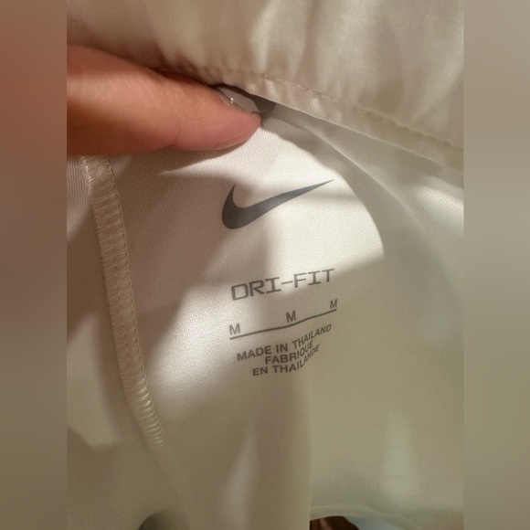 EUC NIKE SPORT WHITE MINI SKIRT W SHORTS UNDER ( tennis-golf- sport) Sz M - Picture 6 of 9